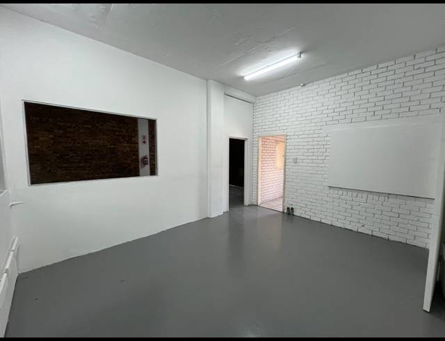 280M² WAREHOUSE TO LET IN STRIJDOMPARK